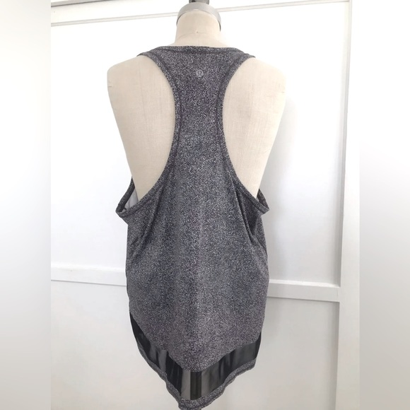 Lululemon Smooth Stride Tank Size 12 - Picture 6 of 10